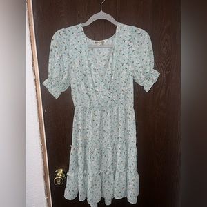 cute light blue floral dress, perfect for an easter occasion!!